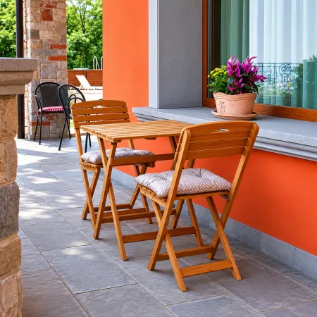 Set Tavolino e 2 Sedie in Legno Tavolo Pieghevole con Cuscini da Esterno