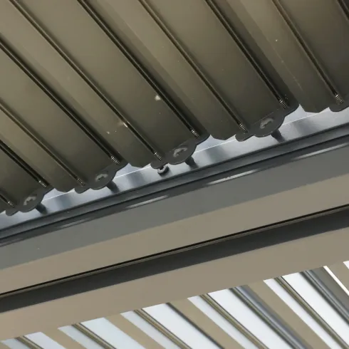 Pergola Bioclimatica in Alluminio 360x300 cm con Tenda e 5 Pannelli